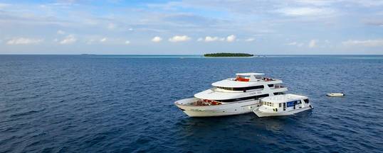 Carpe Vita mit Dhoni<br>© Carpe Diem Maldives