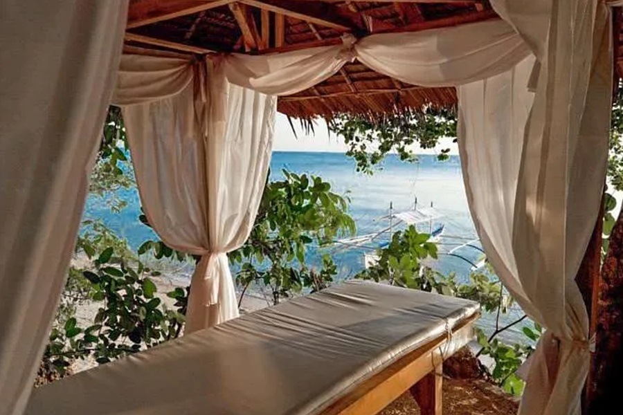 Easy Diving & Beach Resort