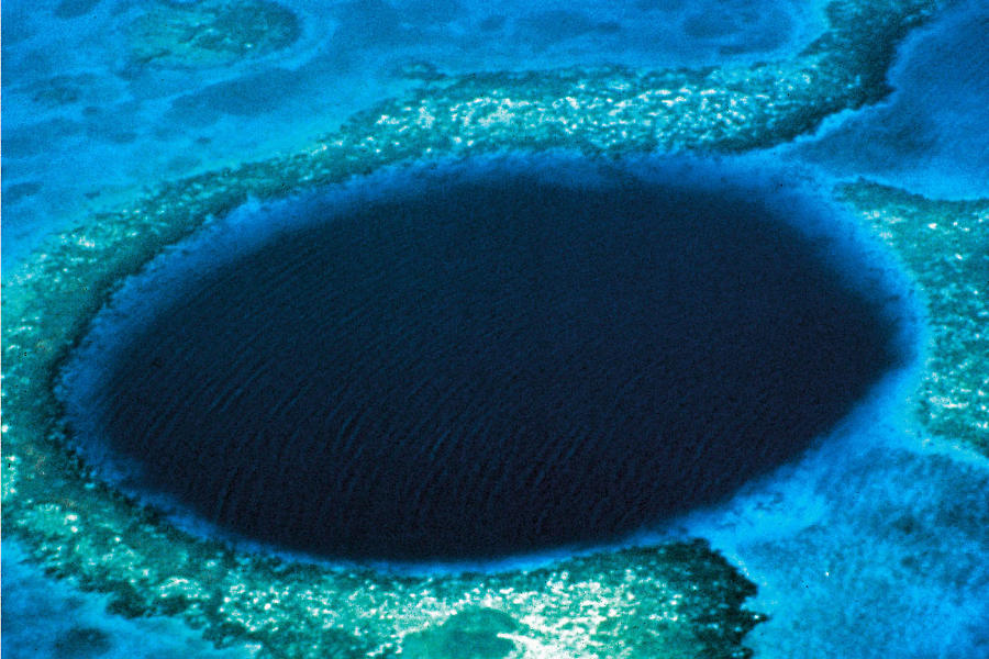 Blue Hole© Belize Aggressor