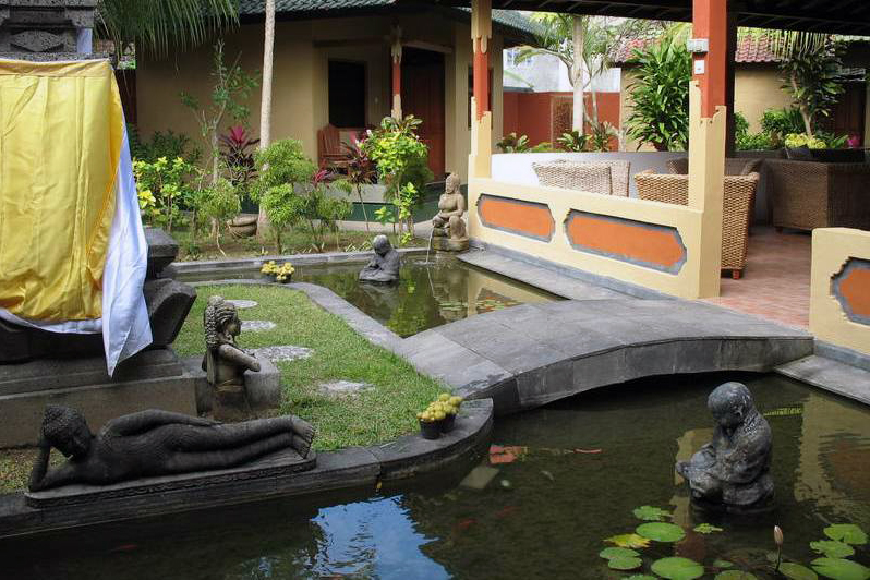 Padang Bai Beach Inn