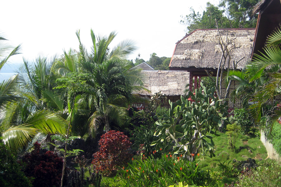 Coco White Beach Resort