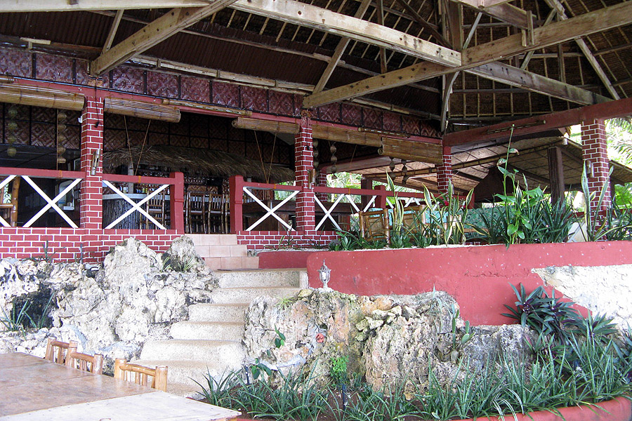 Coco White Beach Resort