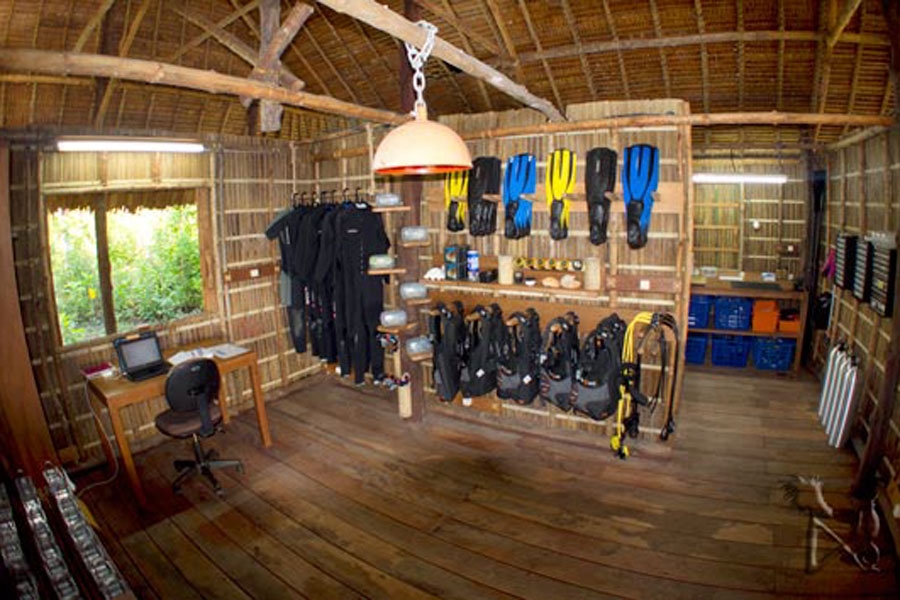 Raja 4 Divers Dive Center