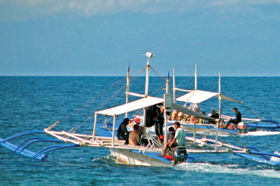 Moalboal White Beach Scuba Divers