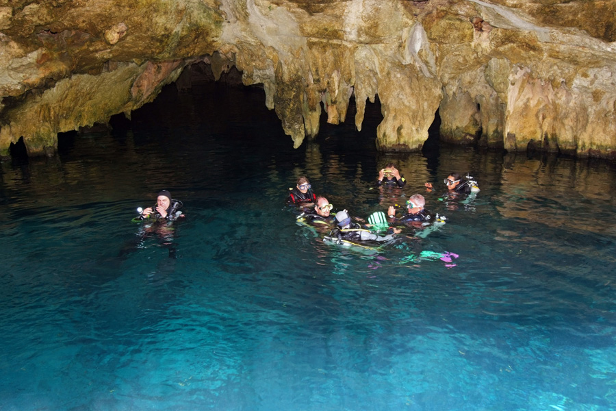 Cenote© Yukatek Divers