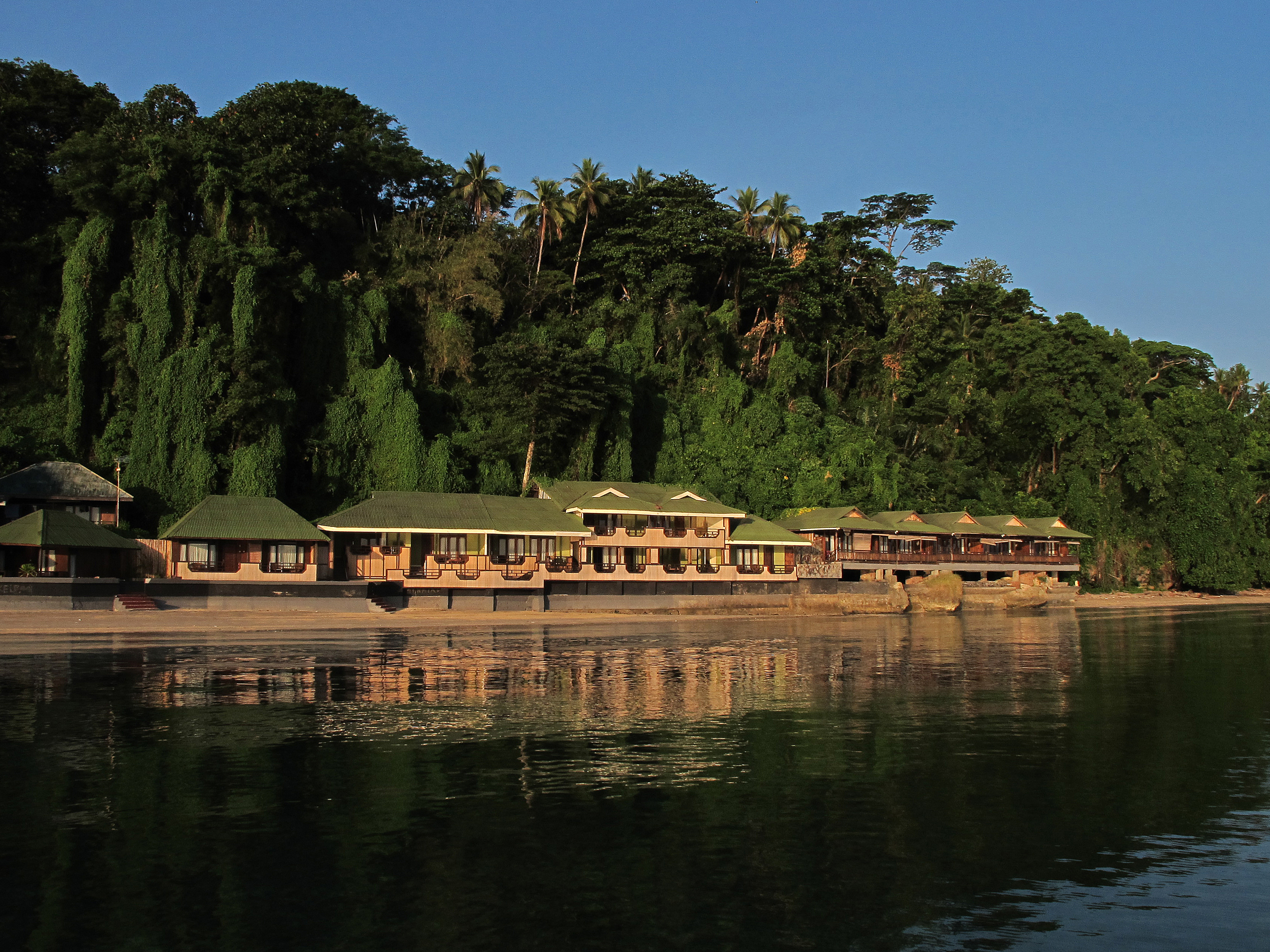 Bastianos Bunaken Diving Resort