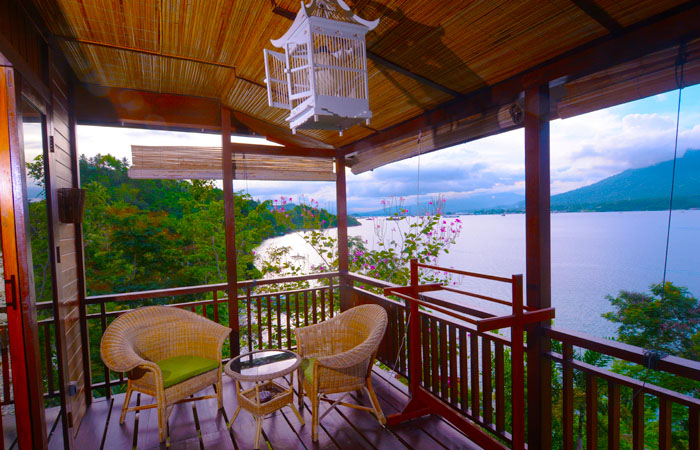 Bastianos Froggies Lembeh Diving Resort