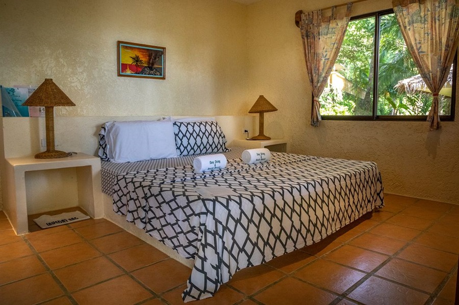 Easy Diving & Beach Resort